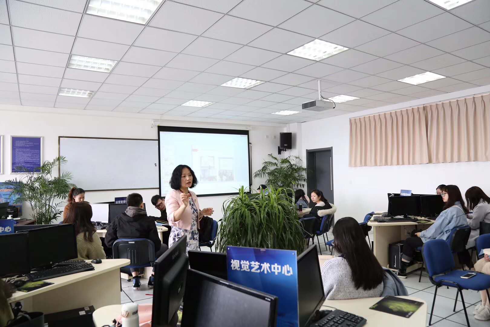 周俊1.jpg